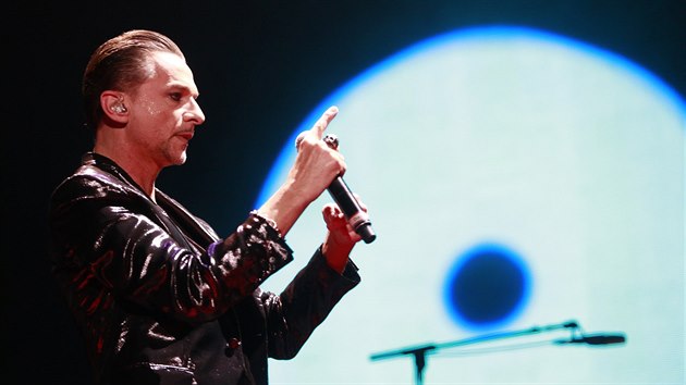 Depeche Mode nadchli 10.2. 2014 publikum ve vyprodan O2 arn.