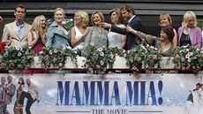 Členové skupiny ABBA a herci muzikálu Mamma Mia! - švédská premiéra filmového