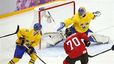 výcar Denis Hollenstein nepekonal védského gólmana Henrika Lundqvista. (14....