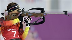 Nmecká biatlonistka Evi Sachenbacherová-Stehleová pi olympijském závodu ve