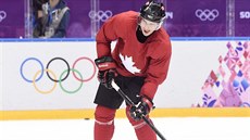 KANADSKÁ SUPERSTAR. Sidney Crosby se seznamuje s olympijským ledem v So�i.