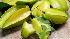 Karambola je tropické ovoce, které je ideální do ovocných salát i na ozdobu...