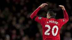 Robin van Persie z Manchesteru United slaví gól proti Fulhamu.
