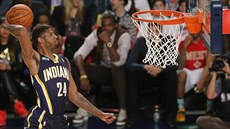 Paul George smeuje pi duelu o nejlepího mue NBA v této efektní disciplín.