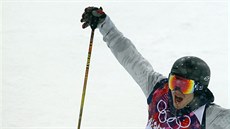 Americký lya David Wise se raduje, byl nejlepí v olympijské U-ramp.