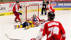 Momentka z prvoligového hokejového duelu eské Budjovice vs. Olomouc (ervená)