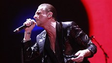 Depeche Mode nadchli 10.2. 2014 publikum ve vyprodané O2 arén.