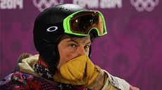 NA�TVANÝ. Americký Snowboardista Shaun White z�stal v So�i na U-ramp� bez