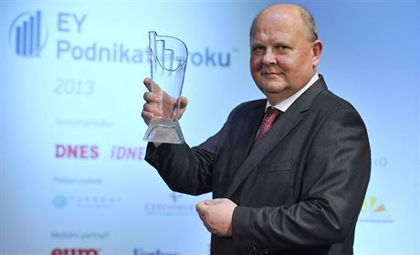 éf jesenické firmy Fenix Cyril Svozil se vloni stal Podnikatelem roku 2013 v Olomouckém kraji. Te má dalí dvod k oslav, jeho firma byla vyhláena druhou nejlepí v esku.