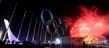 HRY SKONILY. Momentka ze slavnostního zakonení zimních olympijských her v...