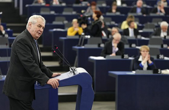 Miloš Zeman během svého projevu na půdě Evropského parlamentu ve Štrasburku...