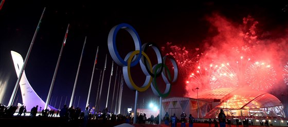 HRY SKONILY. Momentka ze slavnostního zakonení zimních olympijských her v...