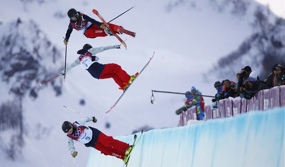 SEKVENCE SKOKU VÍTZKY. Olympijskou premiéru lyaek v U-ramp vyhrála na hrách