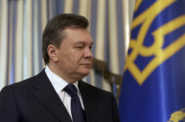 Dohodu o smíru s prezidentem Janukovy�em (na fotografii) podepsali opozi�ní...