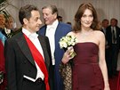 Zpvaka a bývalá modelka Carla Bruni-Sarkozyová je o deset centimetr vyí...