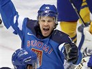 Finský hokejový útoník Olli Jokinen se raduje z branky, kterou dostal svj tým...