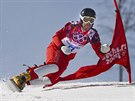 výcarský snowboardista Simon Schoch pi osmifinálové jízd v paralelním