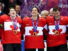 MEDAILE. Olympijskými vítězi se stali hokejisté Kanady, ve finálovém utkání...