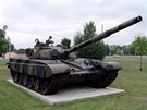 Tank T-72 v provedení bez pídavného reaktivního pancéování.