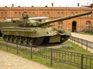 Tank T  80 byl do sluby zaazen v roce 1976 jako první tank na svt pohánný...