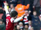 eský záloník Arsenalu Tomá Rosický zvyoval proti Sunderlandu ve 42. minut...