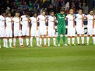 ZA KYJEV. Fotbalisté Šachtaru Doněck drží minutu ticha za oběti bojů na