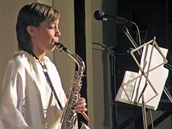 V dtstv hrala Eva na saxofon.