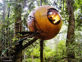Free Spirit Spheres, Britská Kolumbie, Kanada. Tři ubytovací jednotky ve tvaru...