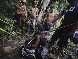 INDIÁNI. Indiáni kmene Munduruku ijící v pralesích okolo Amazonky v brazilském...