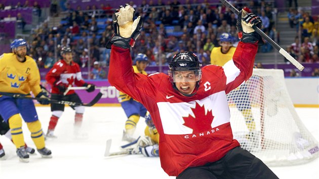 Kanadsk centr Sidney Crosby se raduje z branky v olympijskm finle proti vdsku. (23. nora 2014)