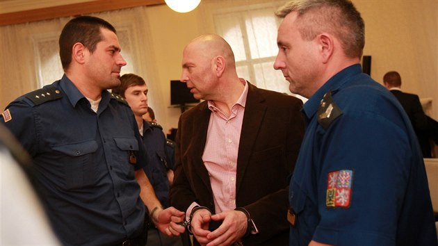 U krajského soudu v Brně si vyslechlo rozsudky 13 obviněných z kauzy takzvaného Toflova gangu. Na snímku Miloš Almásy.