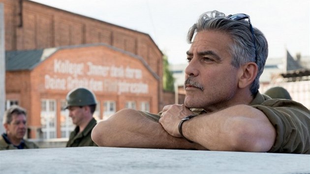 Z filmu Památká�i (George Clooney)