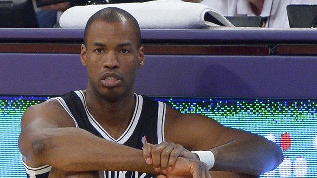 Jason Collins nastupuje v dresu Brooklynu k utkn NBA.