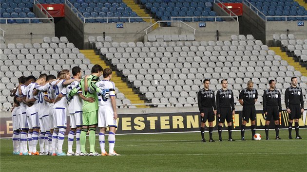 MINUTA TICHA. Fotbalist Dinama Kyjev uctvaj pamtku obt boj v ukrajinsk metropoli. Svj zpas Evropsk ligy s Valenci museli sehrt na Kypru.