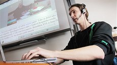 Jen n�kolik málo lidí, v�etn� studenta Fakulty filozofické Z�U (oboru Teorie a...