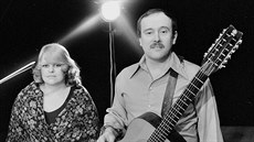 Dal�í snímek zachycuje sourozence v roce 1981.