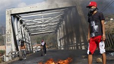 Ve stínu d�ní na Ukrajin� pokra�ují také velké protivládní demonstrace ve...