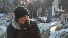 Jeden z demonstrant na námstí Nezávislosti v centru Kyjeva (21. února 2014)