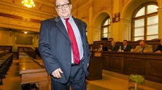 Daniel Vá�a p�i ve�ejném sly�ení kandidát� do Rady �T (25. února 2014)