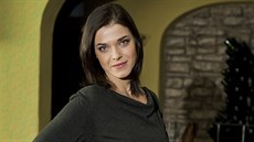 Irena Máchová v roli barmanky Renaty v seriálu Ordinace v rové zahrad.