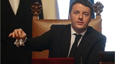 Nový italský premiér Matteo Renzi p�edsedá prvnímu zasedání své vlády. (22.