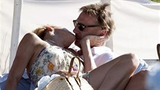 Liam Neeson  s Freyou St. Johnstonovou na dovolené v roce 2012