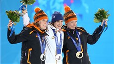 MEZI NIZOZEMKAMI. Rychlobruslaka Martina Sáblíková se zlatou olympijskou