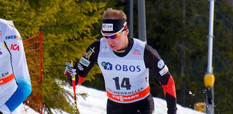 Bec na lyích Luká Bauer v závod SP na 50 kilometr klasicky v Oslu.