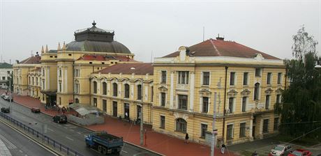 Více ne 100 let stará secesní budova vlakového nádraí v eských Budjovicích...