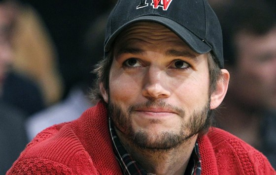 Ashton Kutcher (1. kvtna 2012)