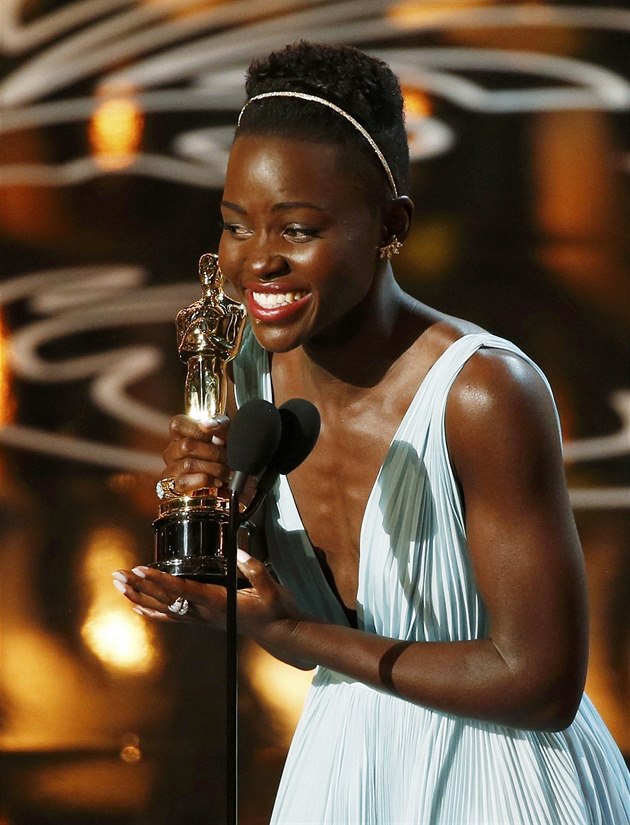 Lupita Nyong'o získala Oscara za vedlej�í roli ve filmu 12 let v �et�zech (2....