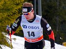 Bec na lyích Luká Bauer v závod SP na 50 kilometr klasicky v Oslu.