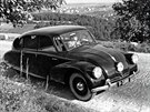 V roce 1936 nastupuje Tatra 87. Nad nárazníkem je míka chladie oleje.