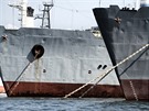 Některé z lodí černomořské flotily kotvících v Sevastopolu